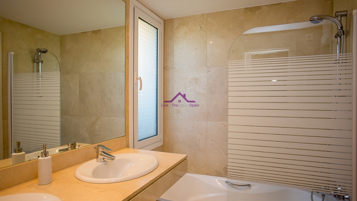 Manilva, Spain, 2 Bedrooms Bedrooms, ,2 BathroomsBathrooms,Apartment,For Rent,1120