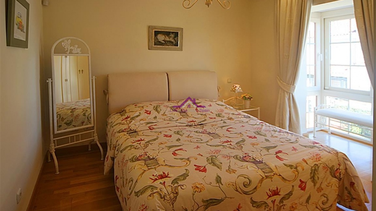 5 Bedrooms, Villa, For sale, 3 Bathrooms, Listing ID 1032, Puerto Banus, Spain,